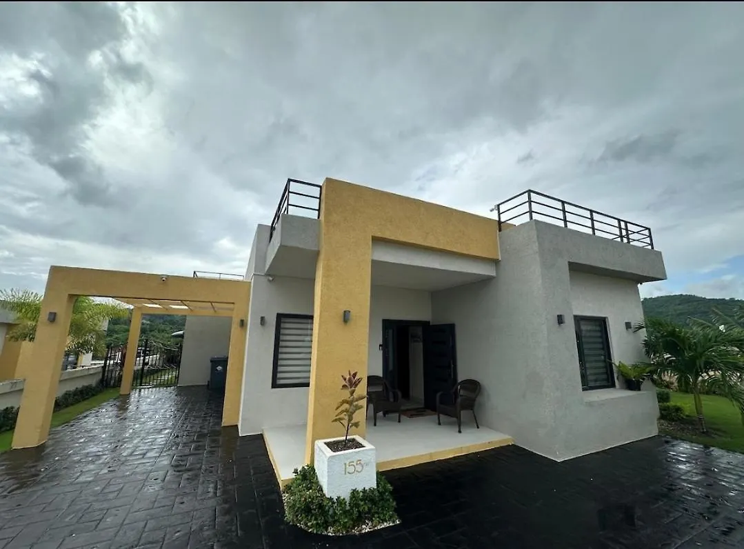 Holiday home Pyramid Point 3 Bedroom 3 Bathroom,A Place Like Home Ocho Rios
