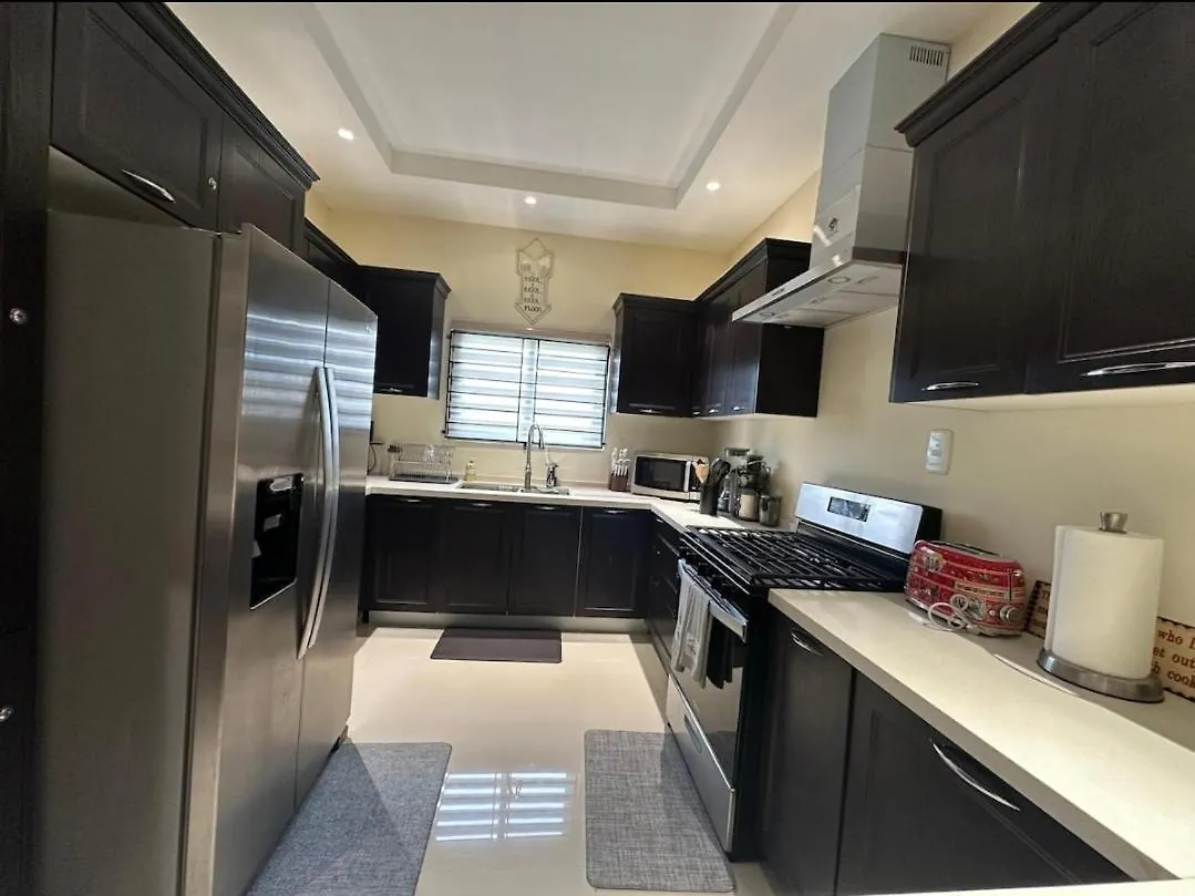 Pyramid Point 3 Bedroom 3 Bathroom,A Place Like Home Ocho Rios Holiday home