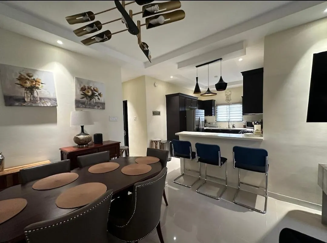 Holiday home Pyramid Point 3 Bedroom 3 Bathroom,A Place Like Home Ocho Rios