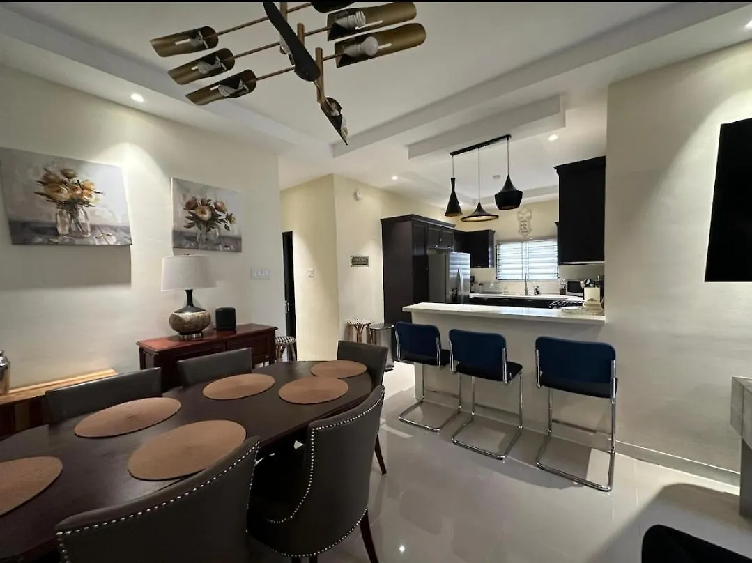 Pyramid Point 3 Bedroom 3 Bathroom,A Place Like Home Ocho Rios Holiday home